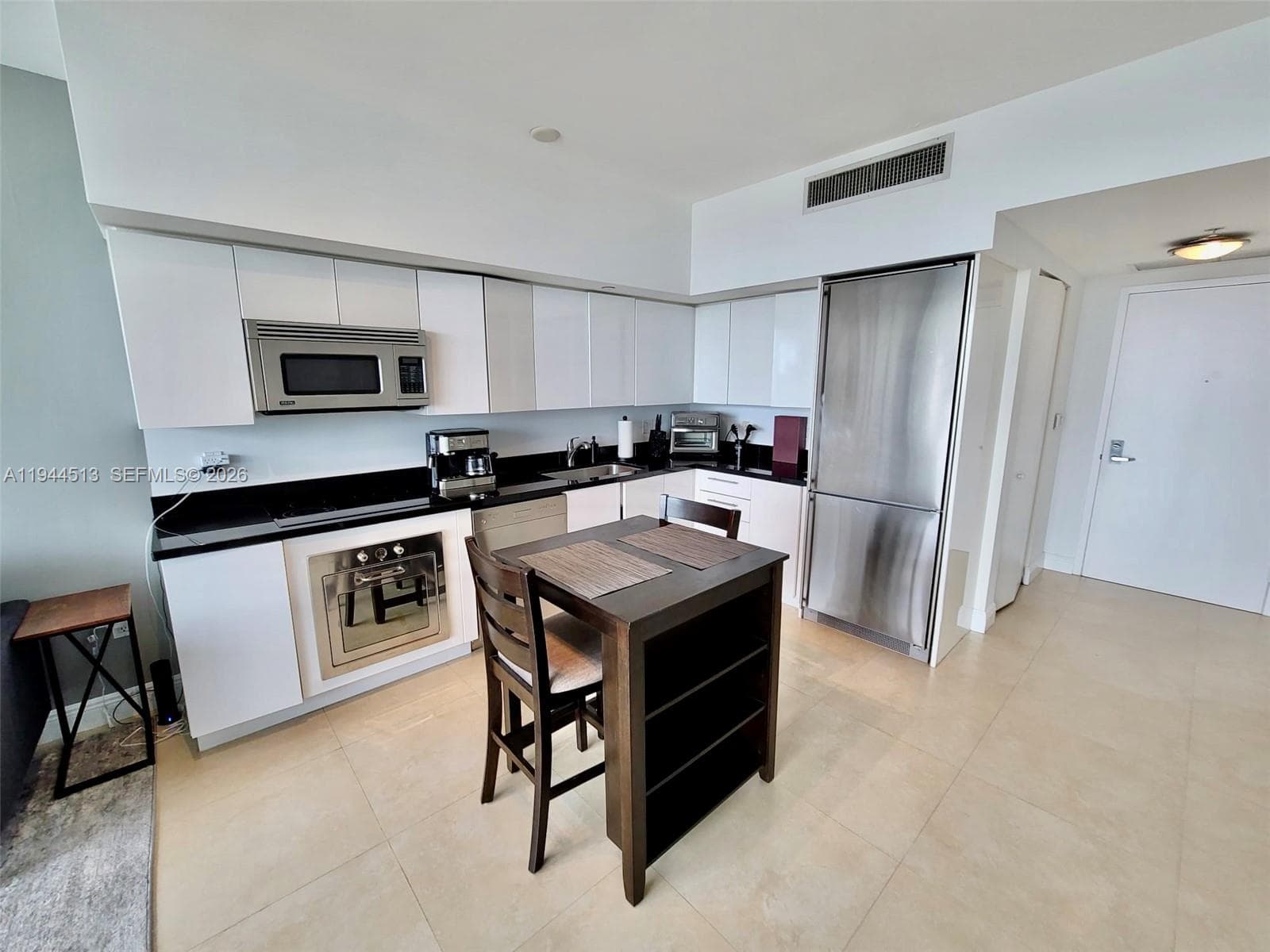 92 SW 3rd St # 1808, Miami FL 33130 — 3