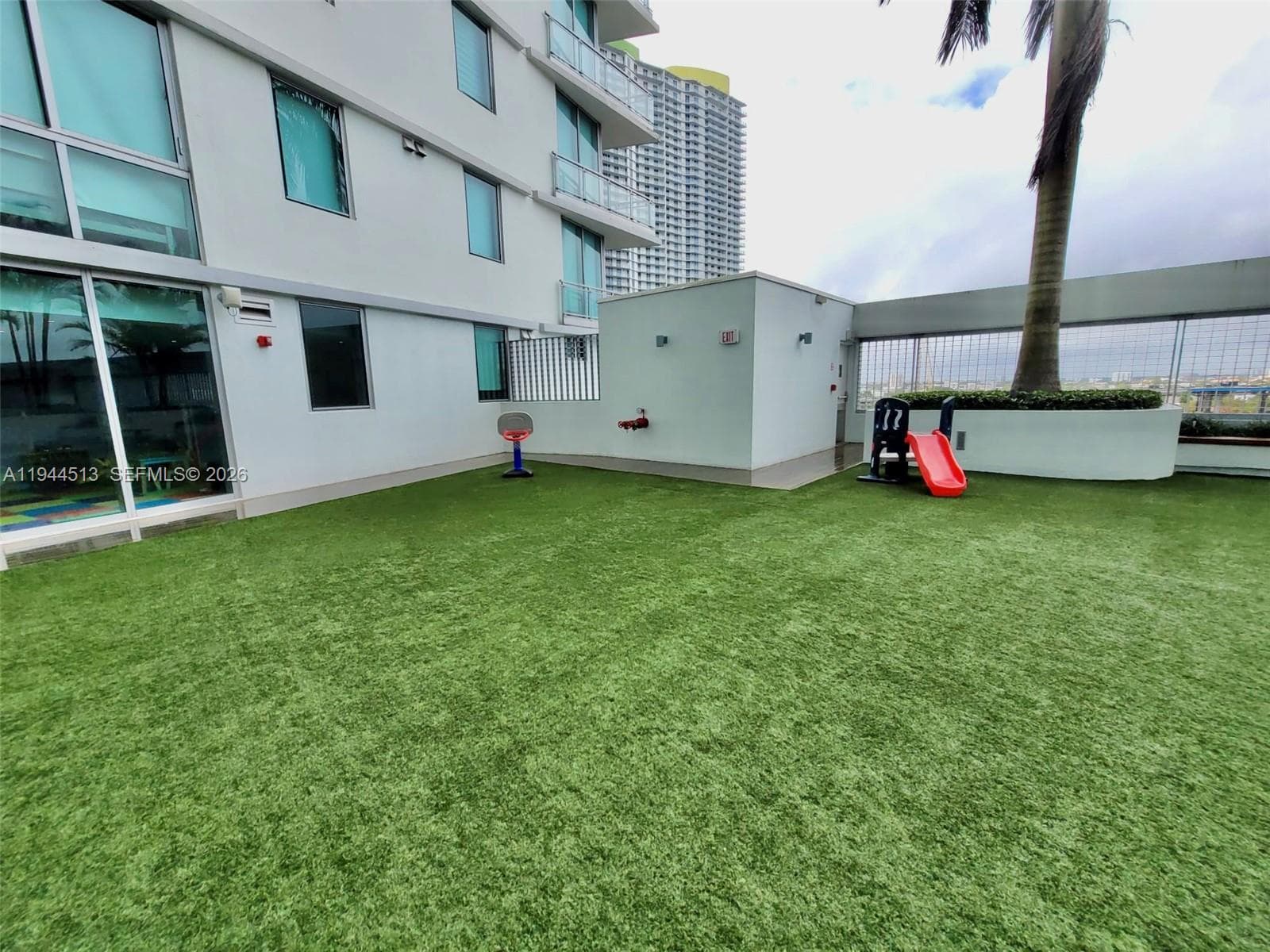 92 SW 3rd St # 1808, Miami FL 33130 — 31