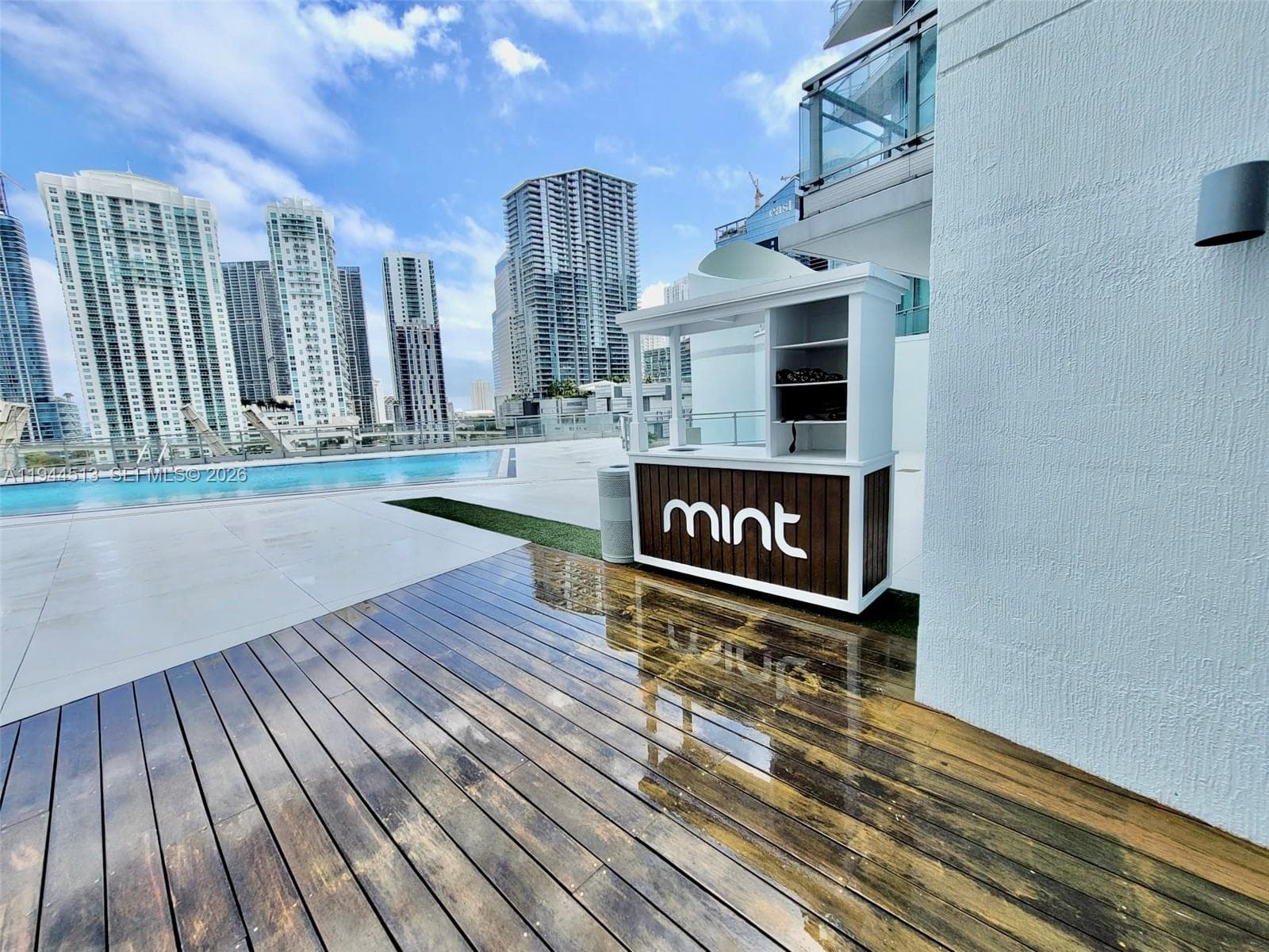 92 SW 3rd St # 1808, Miami FL 33130 — 21
