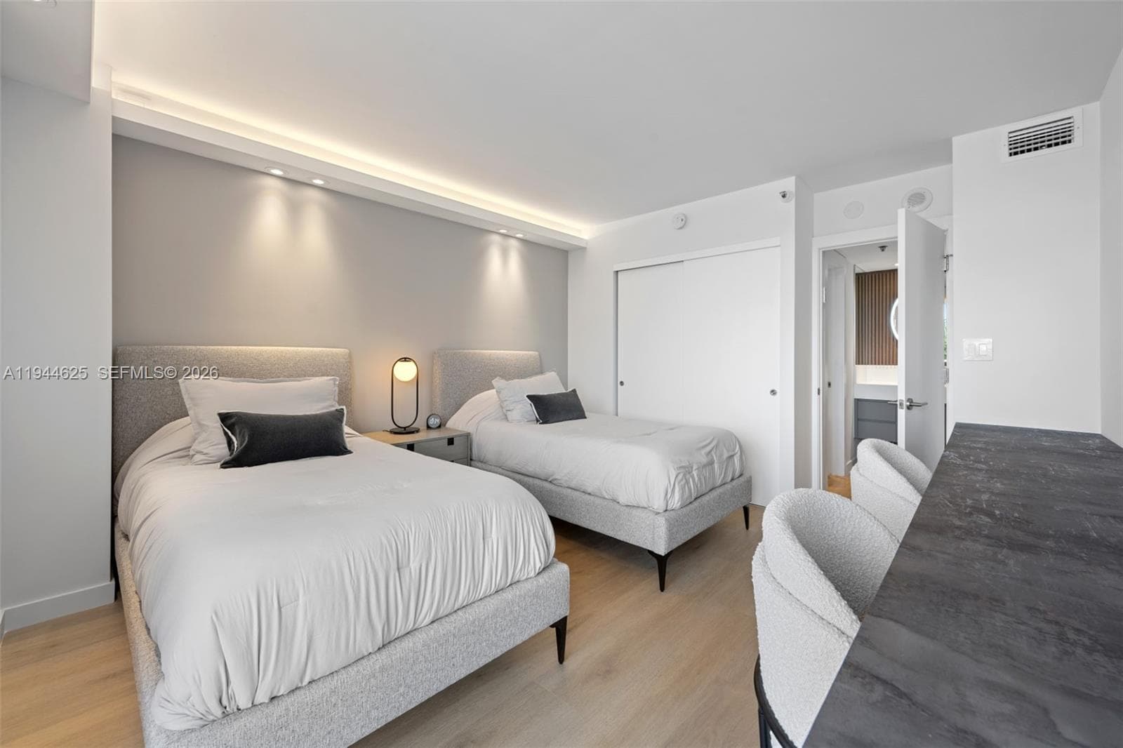 20505 E Country Club Dr # 231, Aventura FL 33180 — 20
