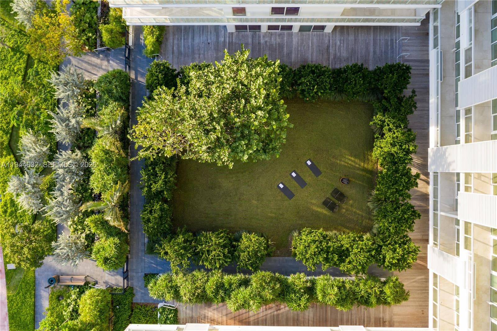 4701 N Meridian Ave # 304, Miami Beach FL 33140 — 54