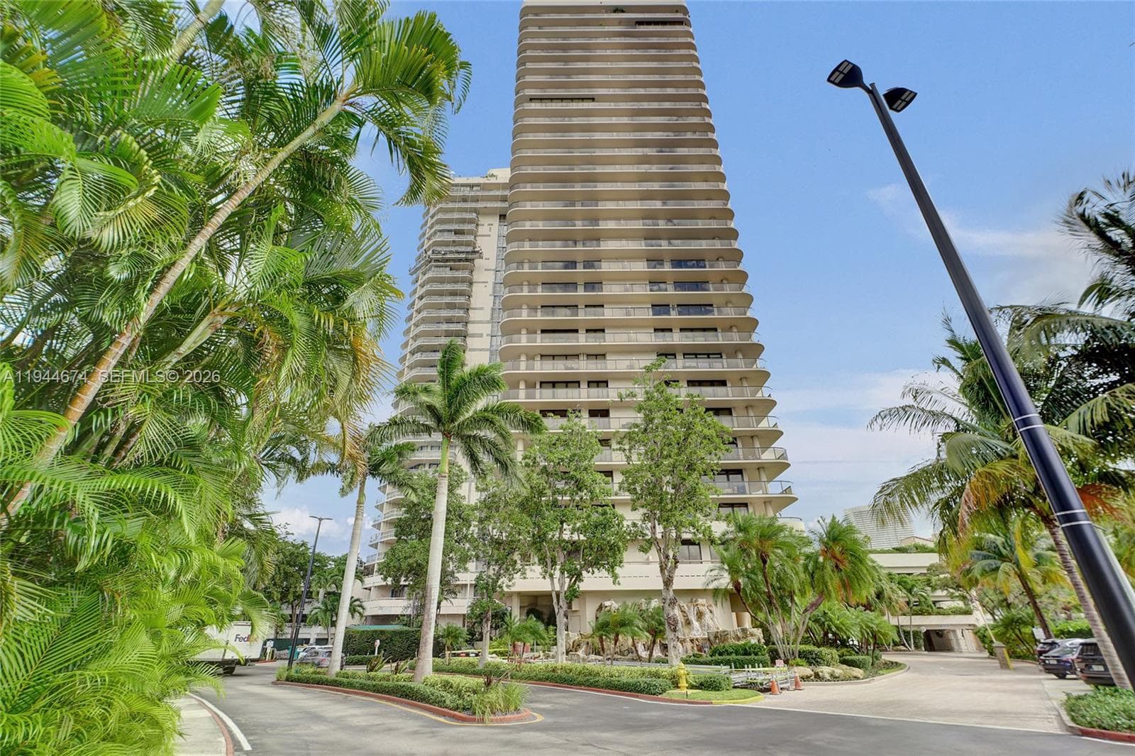 19667 Turnberry Way # 12F, Aventura FL 33180 — 1