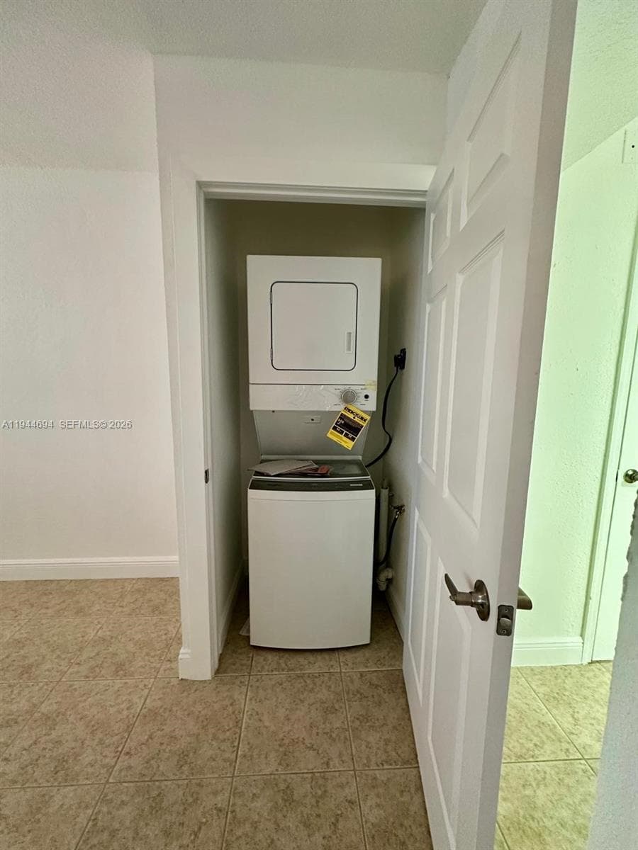984 W 40th St # 2, Hialeah FL 33012 — 7