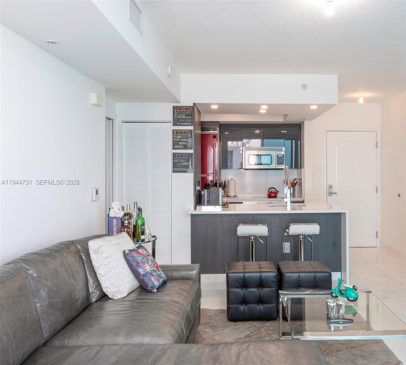 110 Washington Ave # 1722, Miami Beach FL 33139 — 1