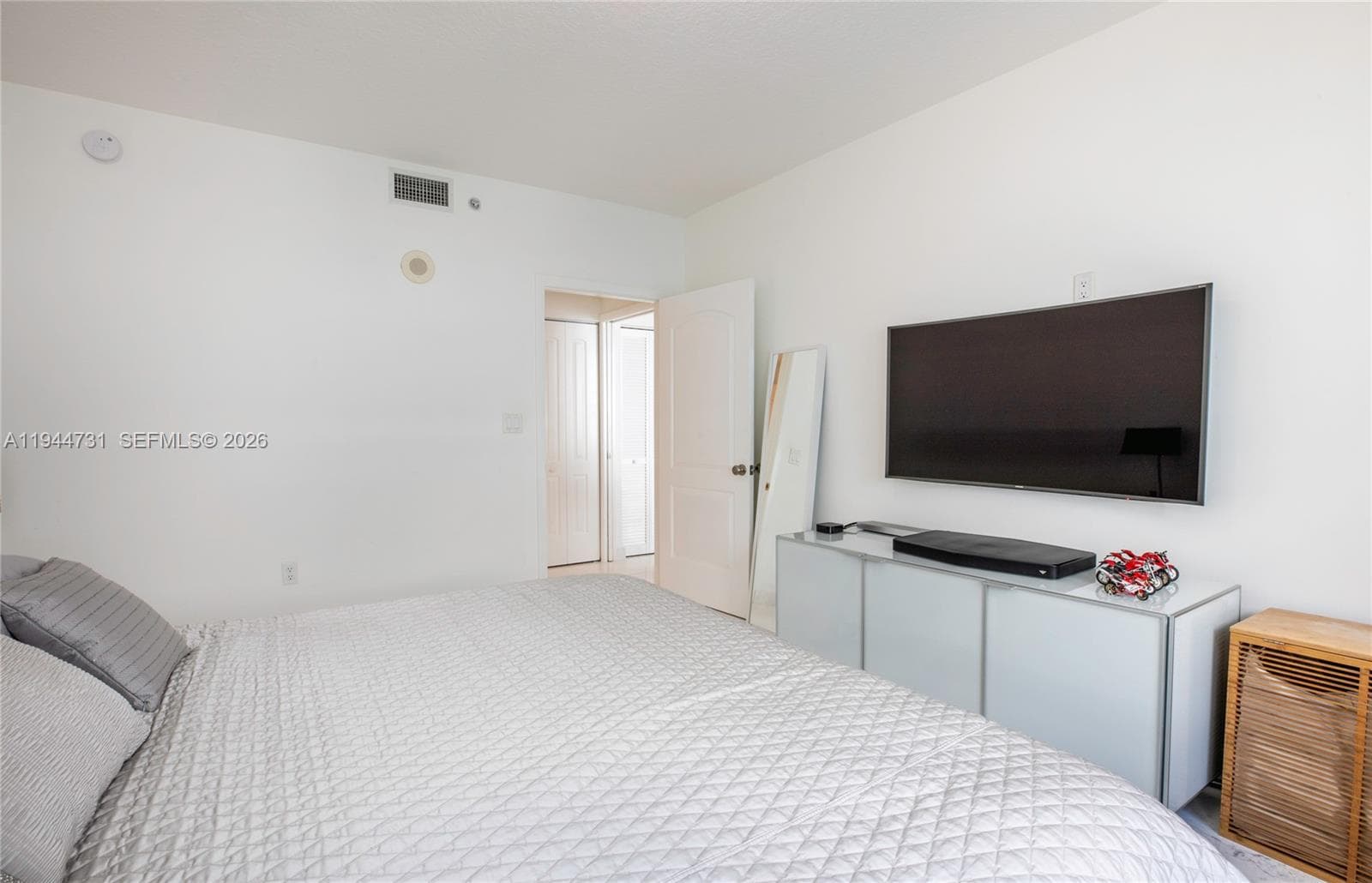 110 Washington Ave # 1722, Miami Beach FL 33139 — 9