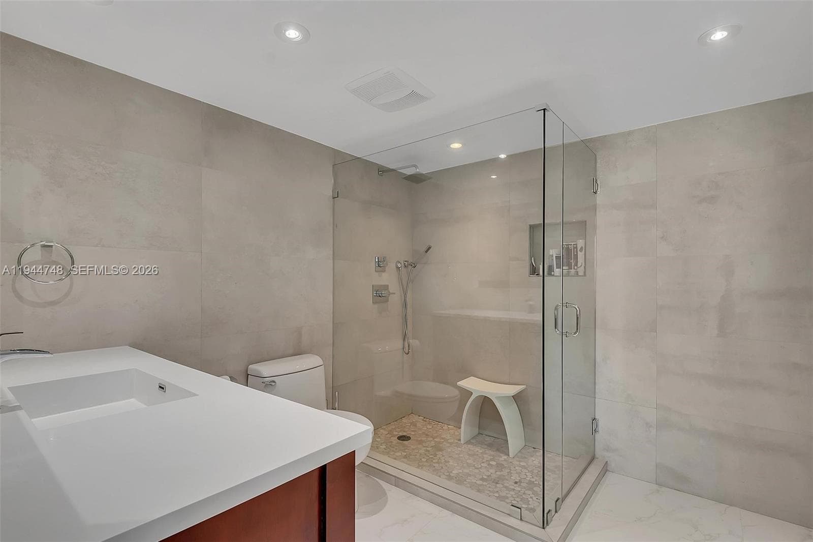 2301 Collins Ave # 810, Miami Beach FL 33139 — 16