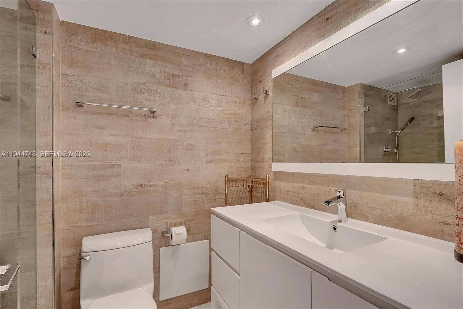 2301 Collins Ave # 810, Miami Beach FL 33139 — 21