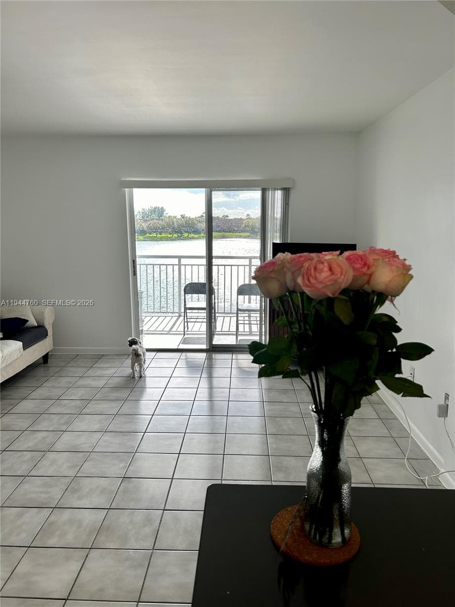 8640 SW 212th St # 304, Cutler Bay FL 33189 — 3