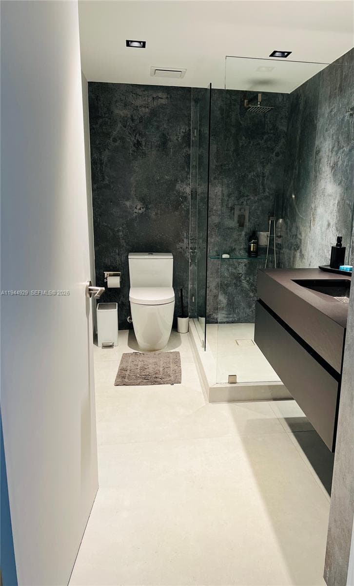 900 Bay Dr # 410, Miami Beach FL 33141 — 16