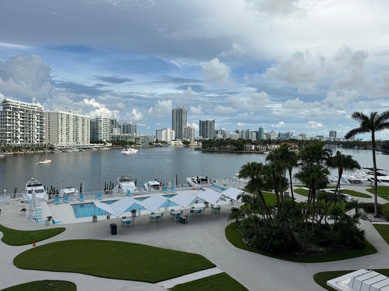 900 Bay Dr # 410, Miami Beach FL 33141 — 41