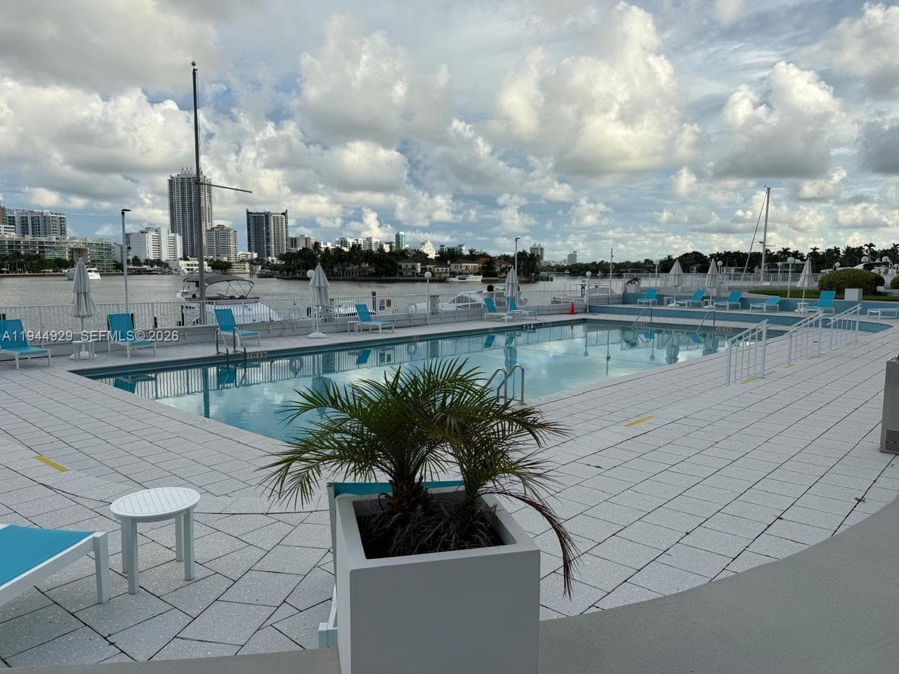 900 Bay Dr # 410, Miami Beach FL 33141 — 25