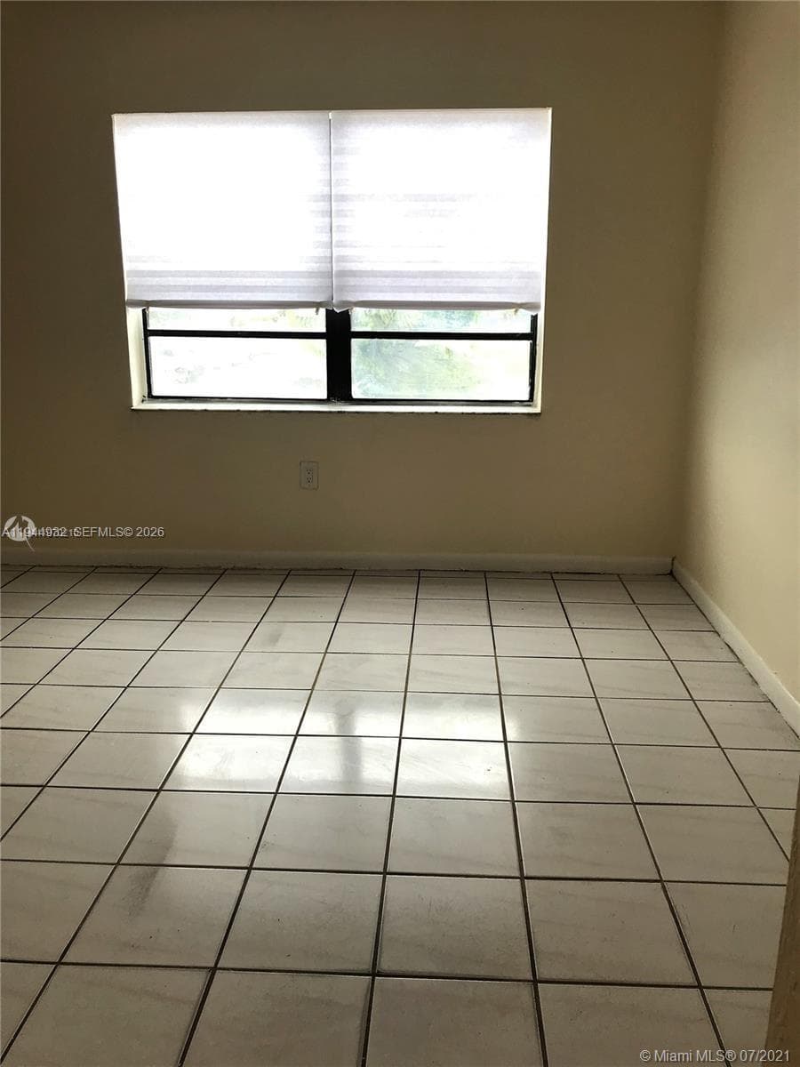 1325 W 68th St # 221, Hialeah FL 33014 — 11