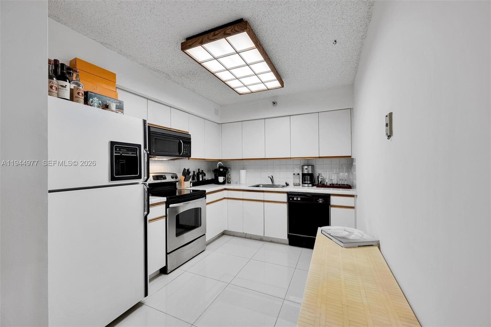 3530 Mystic Pointe Dr # 303, Aventura FL 33180 — 7