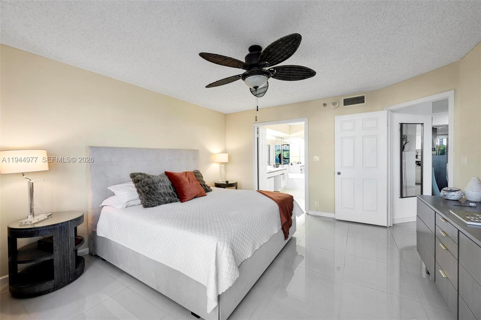 3530 Mystic Pointe Dr # 303, Aventura FL 33180 — 15