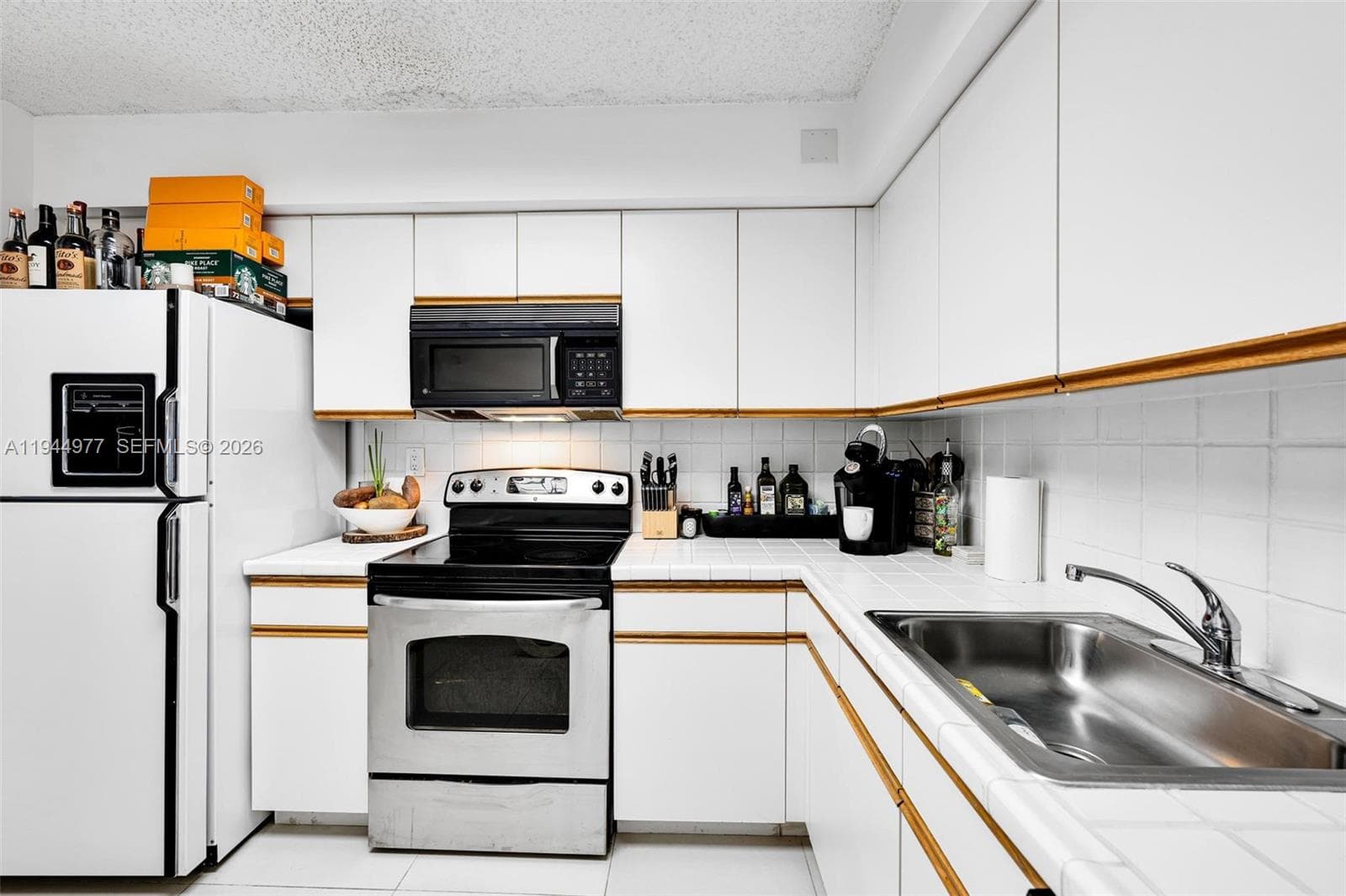 3530 Mystic Pointe Dr # 303, Aventura FL 33180 — 8