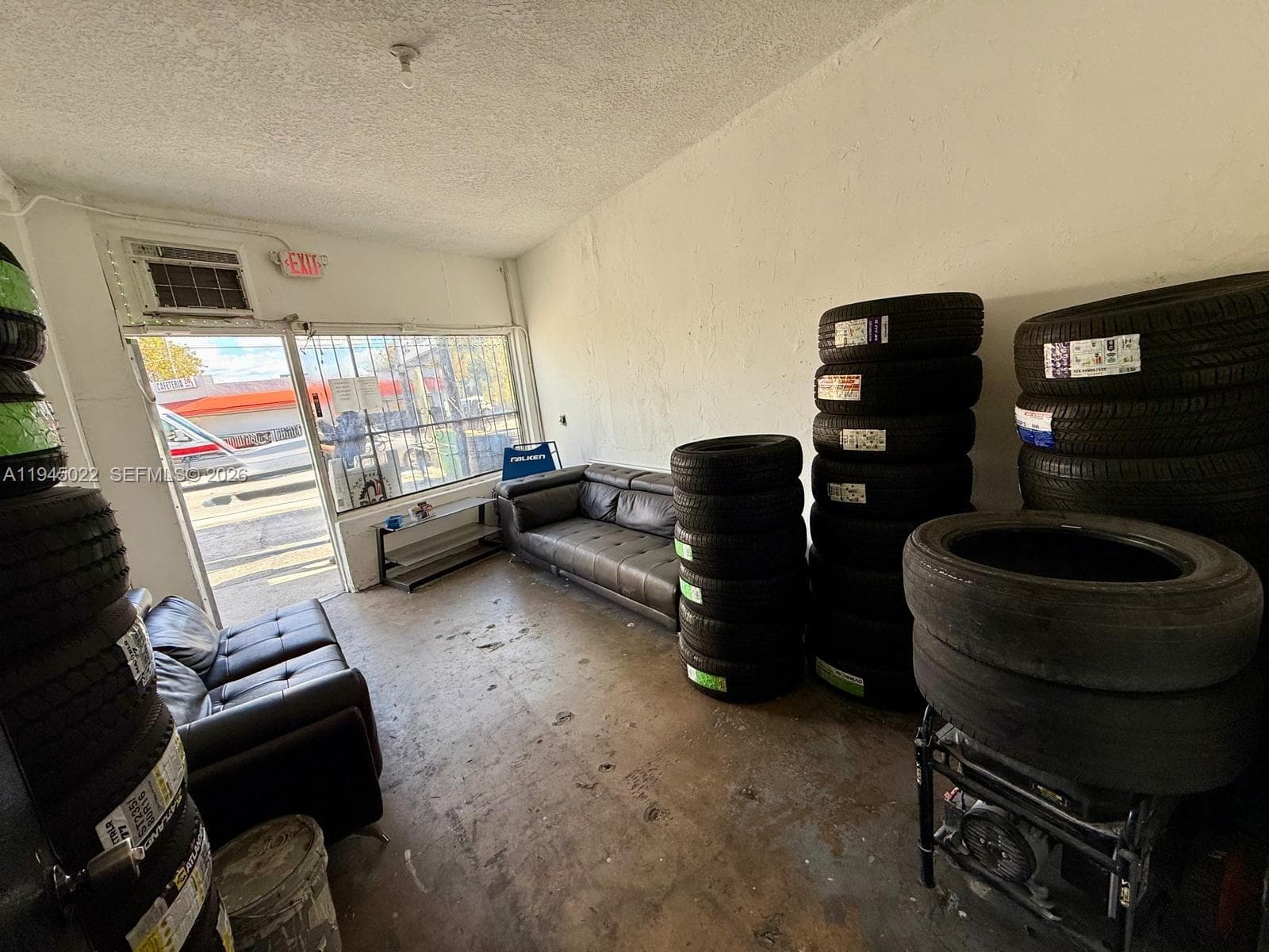 4190 E 4th Ave, Hialeah FL 33013 — 14