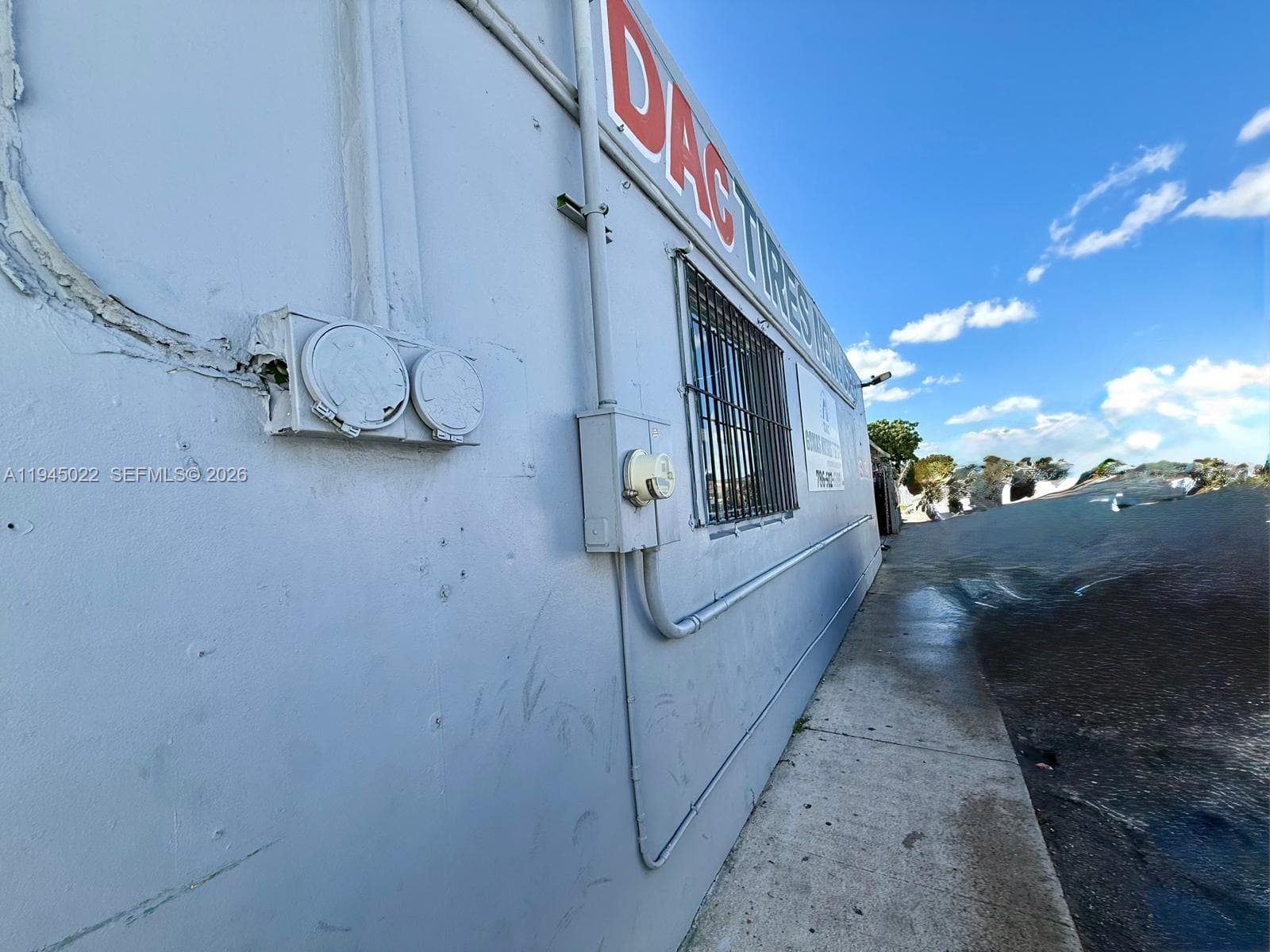4190 E 4th Ave, Hialeah FL 33013 — 8