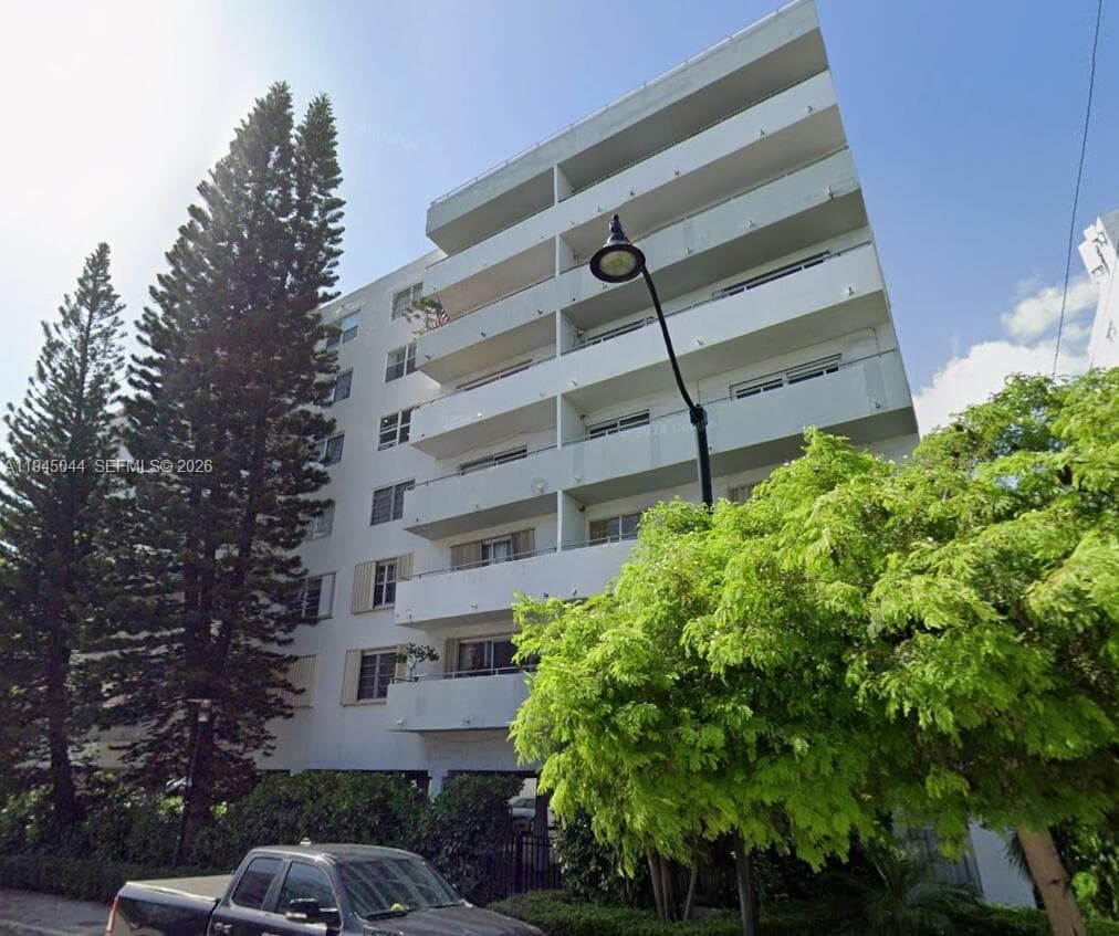 1200 14th St # 5E, Miami Beach FL 33139 — 1