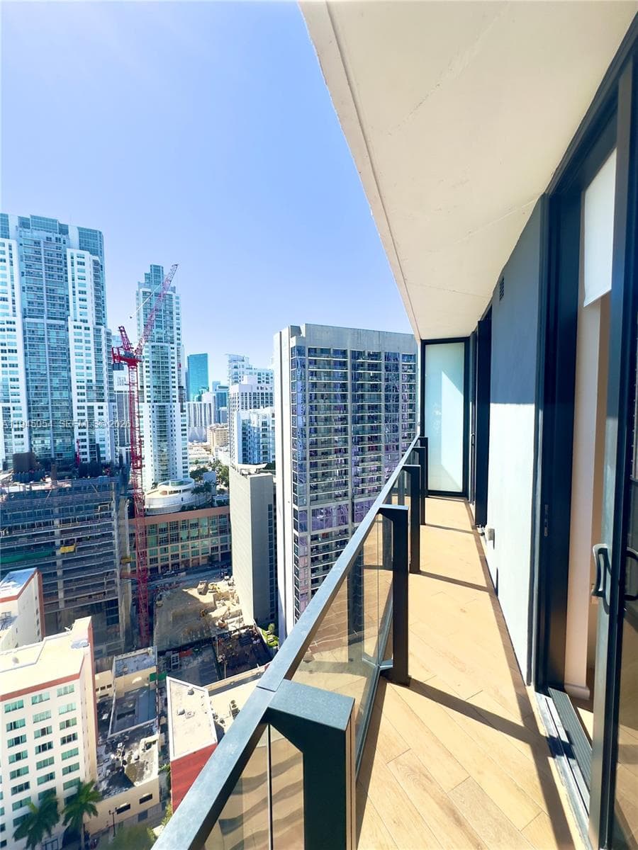 398 NE 5th St # 2114, Miami FL 33132 — 17