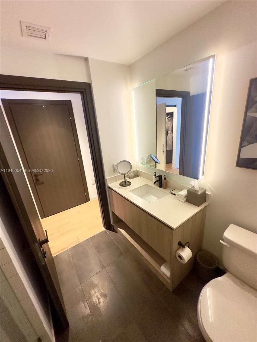 398 NE 5th St # 2114, Miami FL 33132 — 16