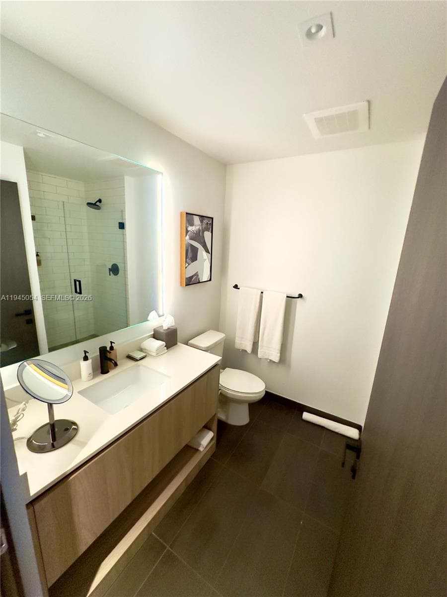 398 NE 5th St # 2114, Miami FL 33132 — 15