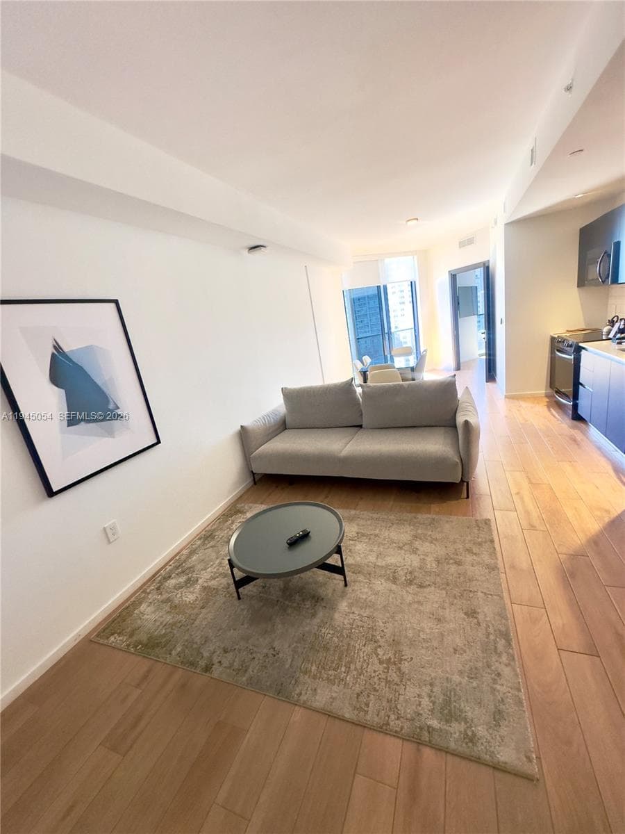 398 NE 5th St # 2114, Miami FL 33132 — 11