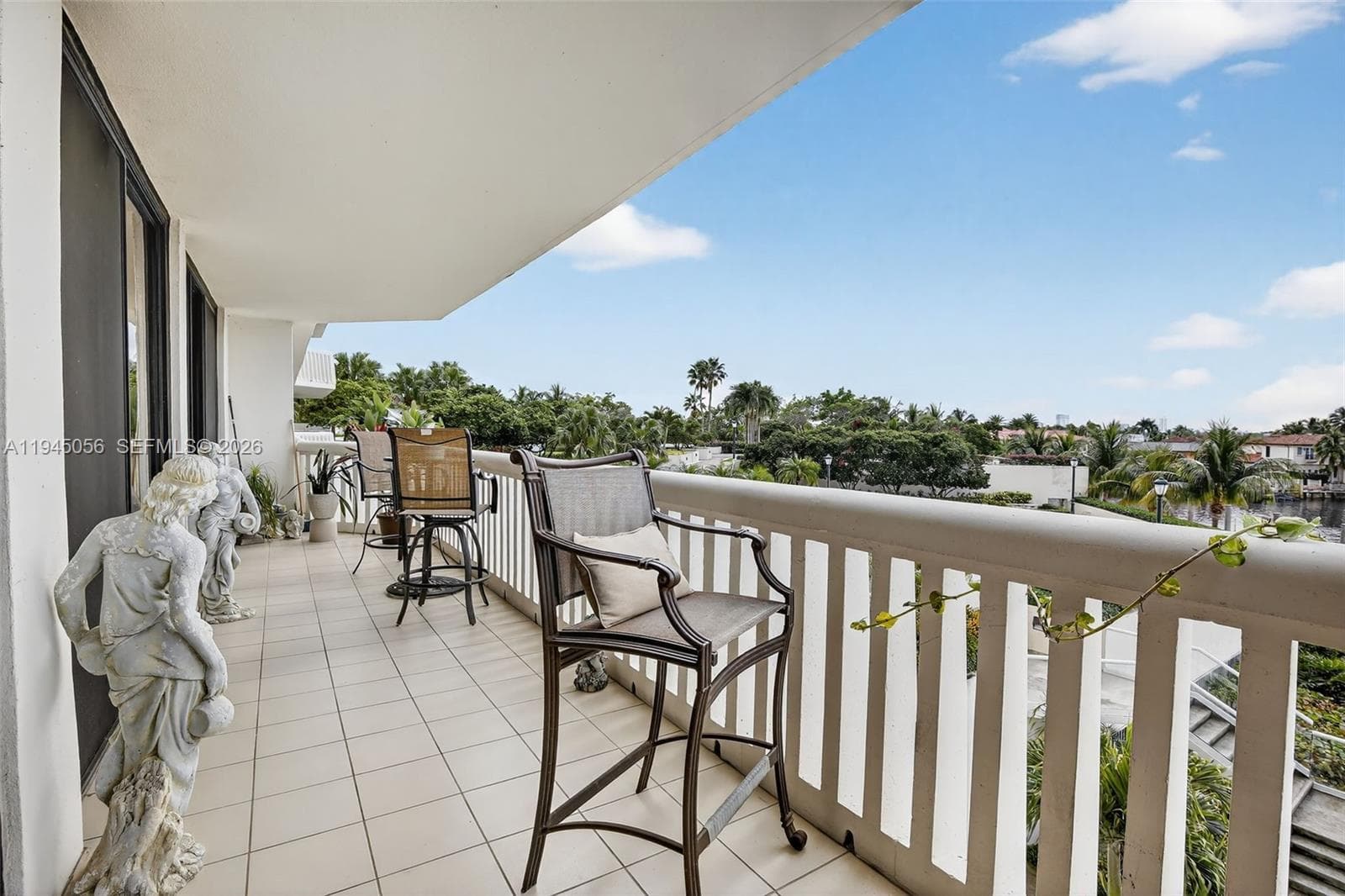 1000 Island Blvd # 312, Aventura FL 33160 — 3