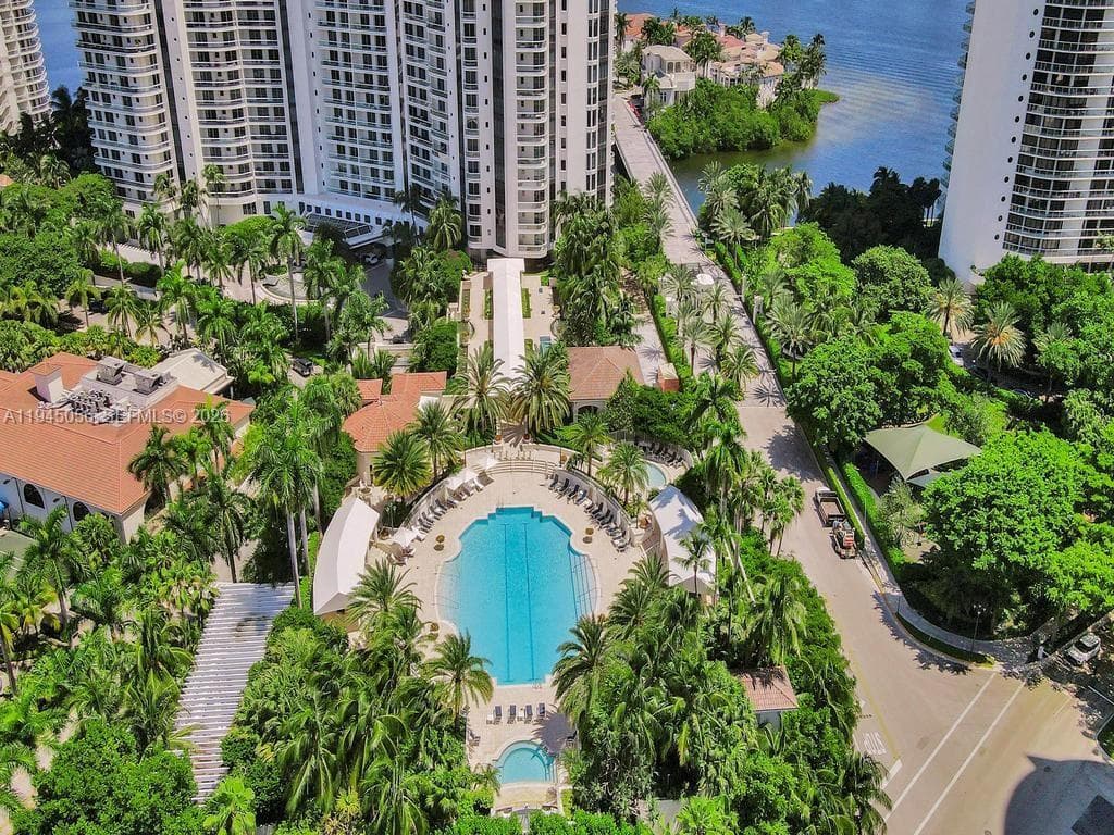 1000 Island Blvd # 312, Aventura FL 33160 — 36
