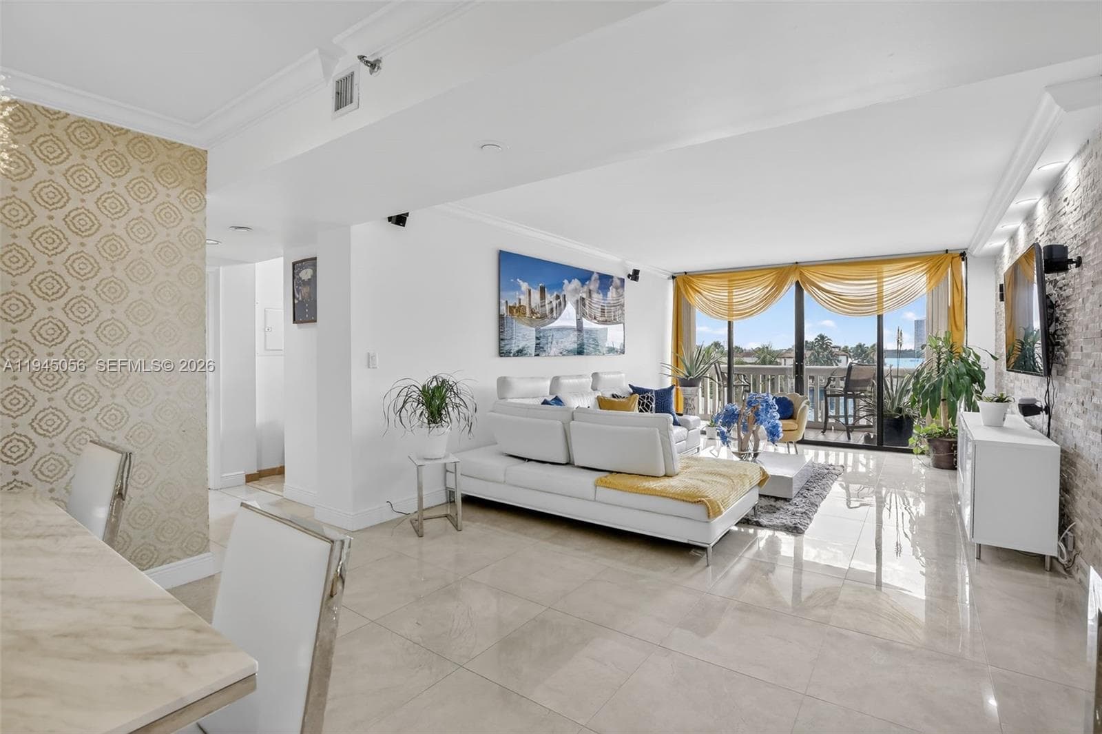 1000 Island Blvd # 312, Aventura FL 33160 — 5