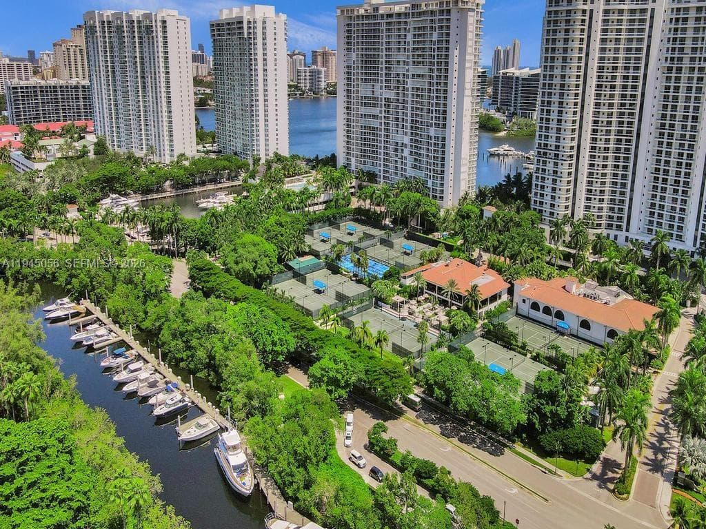 1000 Island Blvd # 312, Aventura FL 33160 — 34