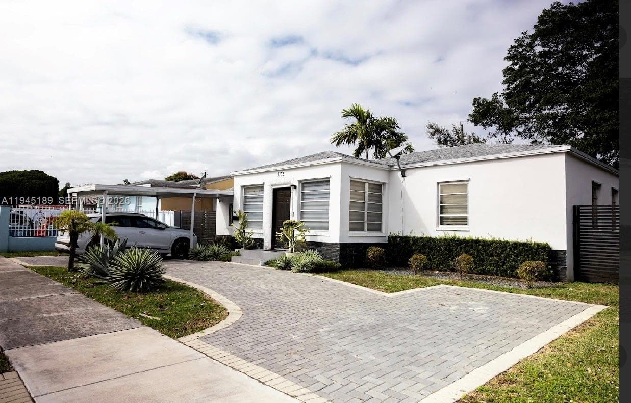 3135 NW 18th St, Miami FL 33125 — 2