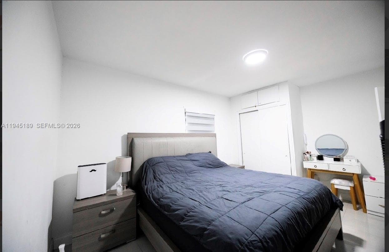 3135 NW 18th St, Miami FL 33125 — 22