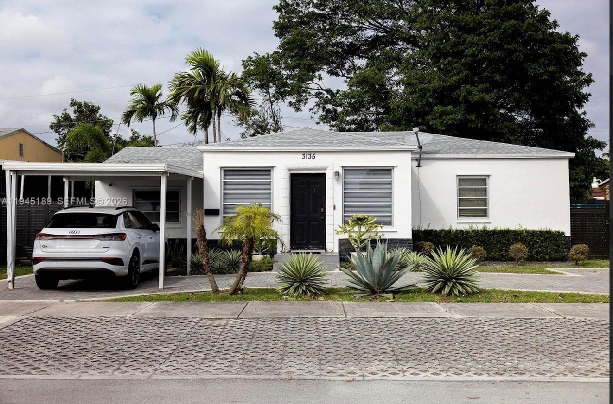 3135 NW 18th St, Miami FL 33125 — 1