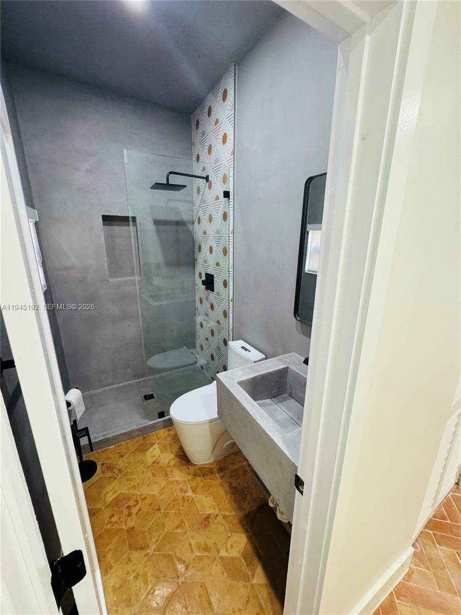 905 SW 13th Ct, Miami FL 33135 — 27
