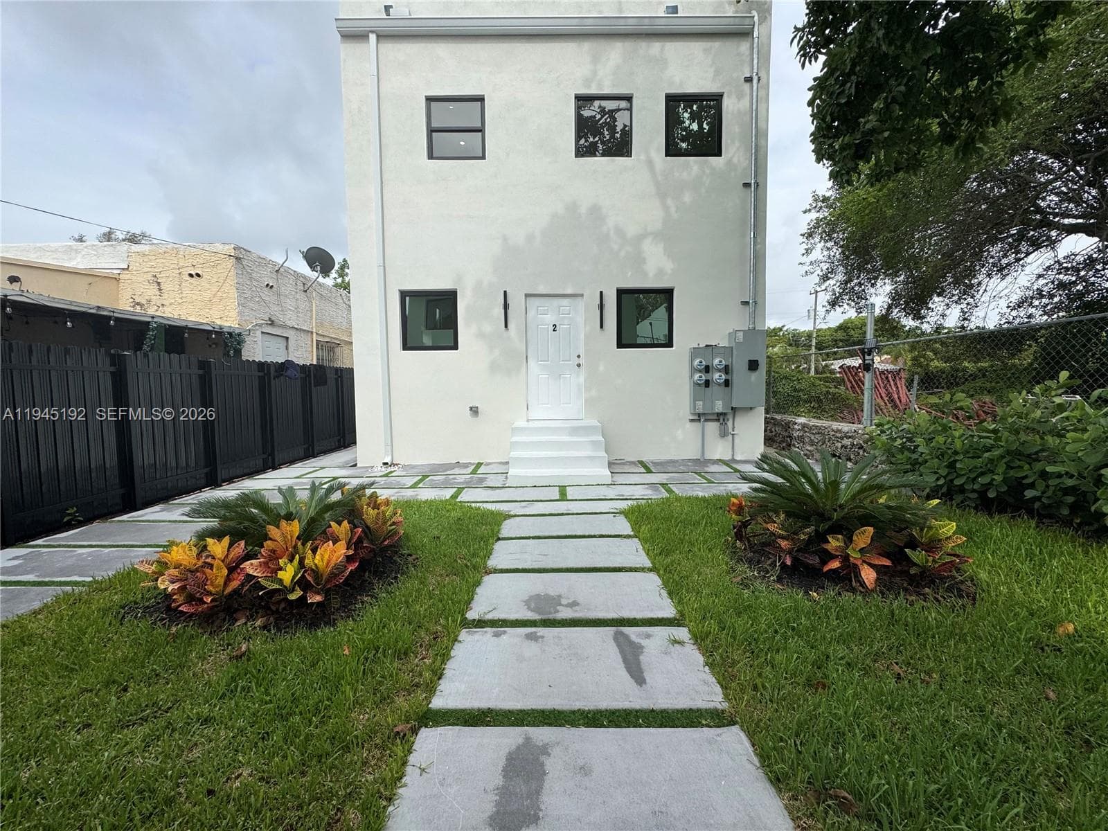 905 SW 13th Ct, Miami FL 33135 — 3