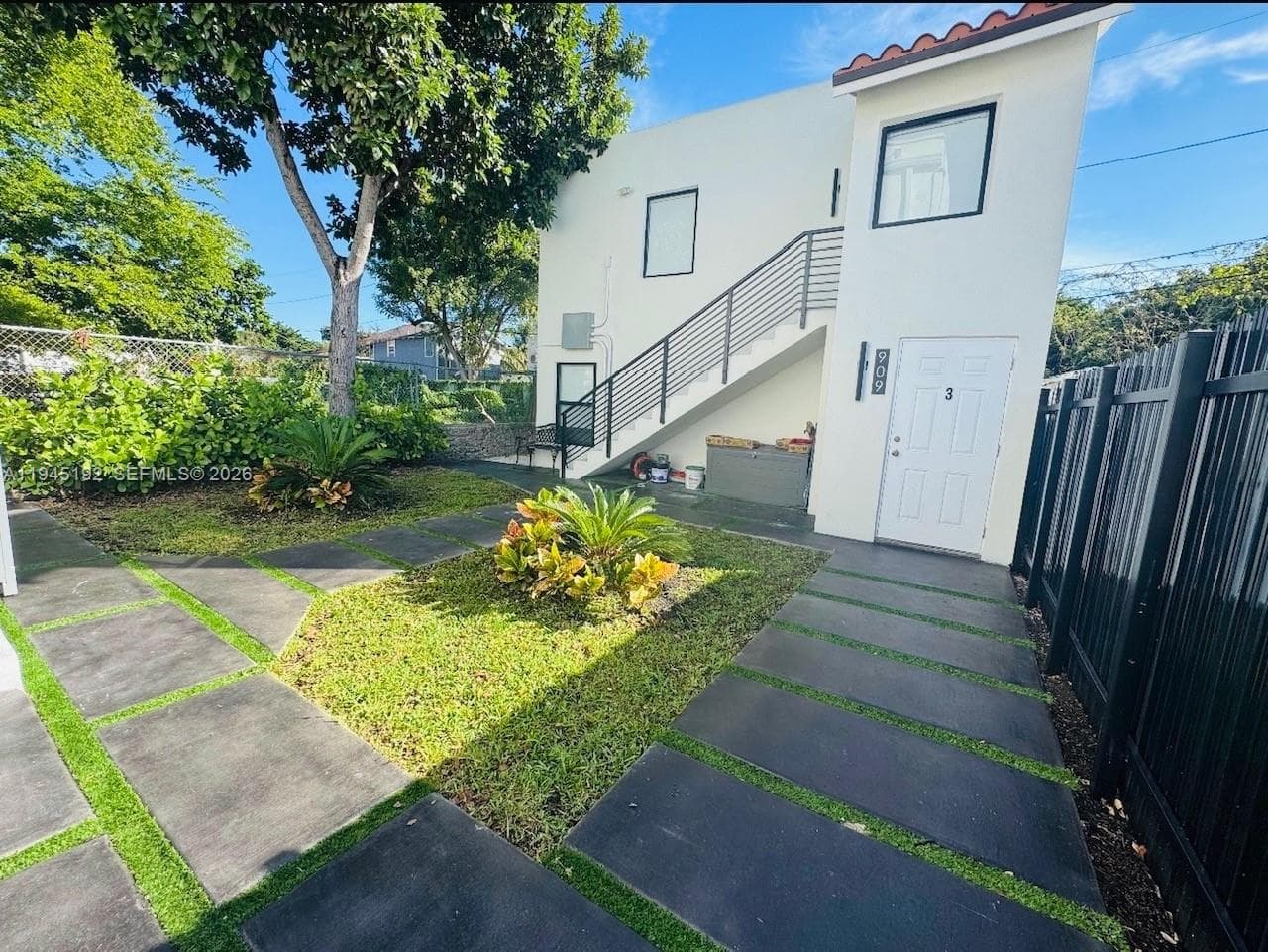 905 SW 13th Ct, Miami FL 33135 — 5