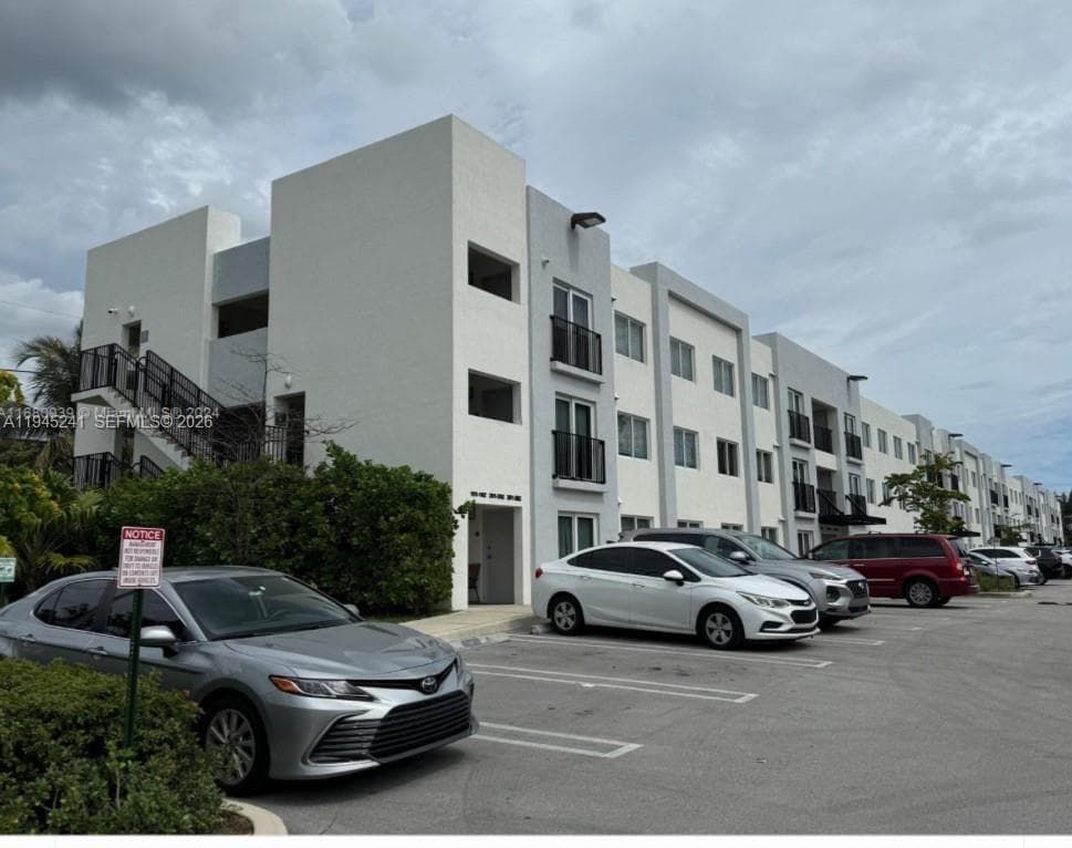 14752 NE 6th Ave # 107, Miami FL 33161 — 1
