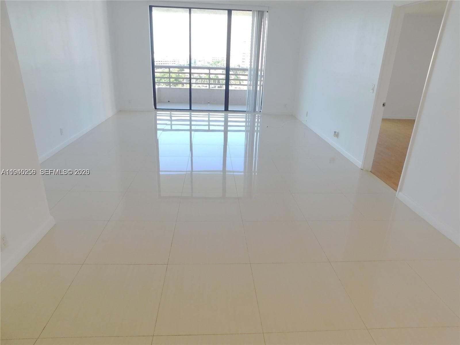 3300 NE 191 St # 1002, Aventura FL 33180 — 5