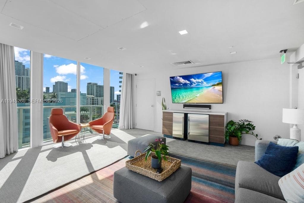 601 NE 27th St # 1505, Miami FL 33137 — 20
