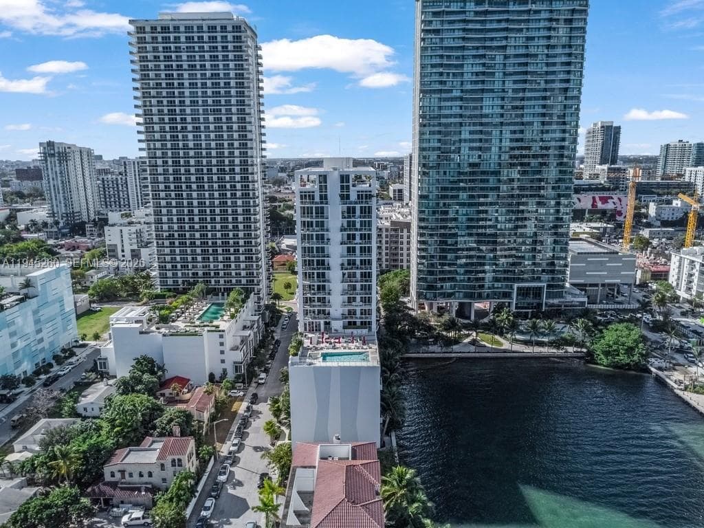 601 NE 27th St # 1505, Miami FL 33137 — 33