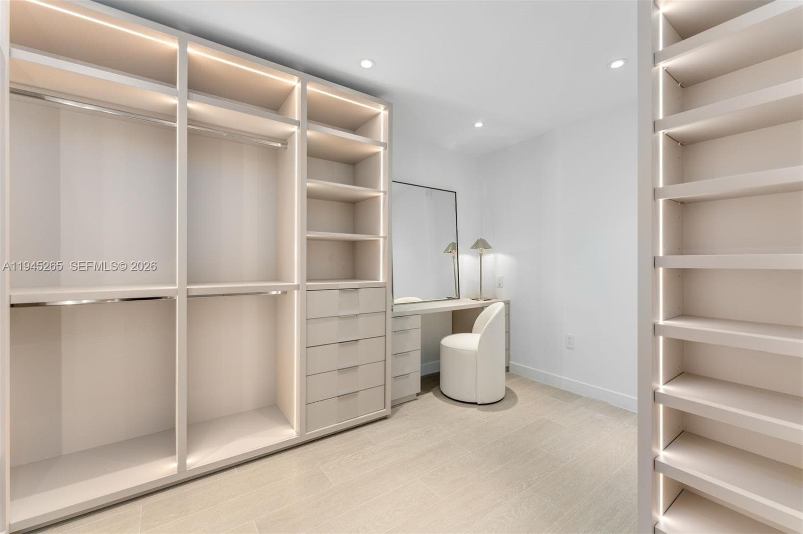 500 Alton Rd # 2105, Miami Beach FL 33139 — 19