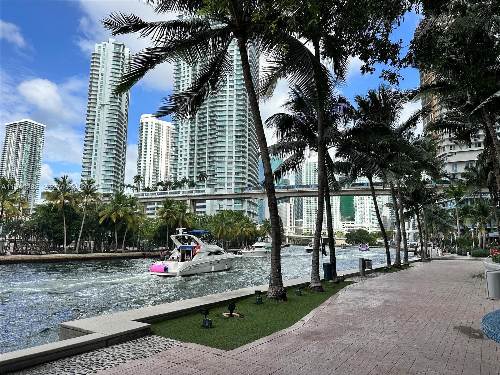 185 SW 7th St # 3704, Miami FL 33130 — 1
