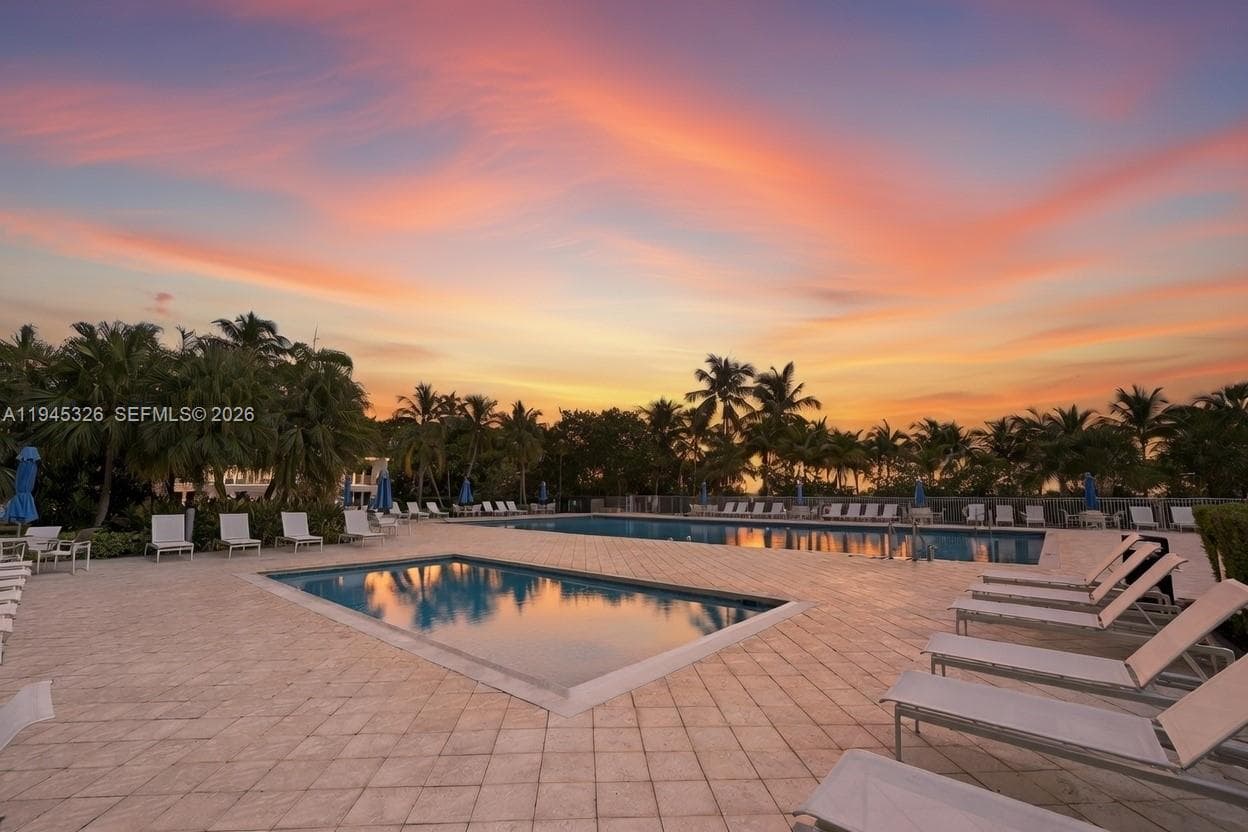 881 Ocean Dr, Key Biscayne FL 33149 — 23