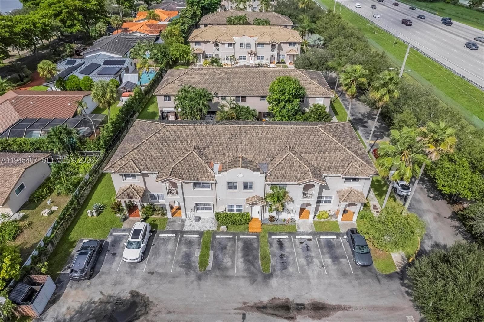 16618 NW 71st Ave, Miami Lakes FL 33014 — 45