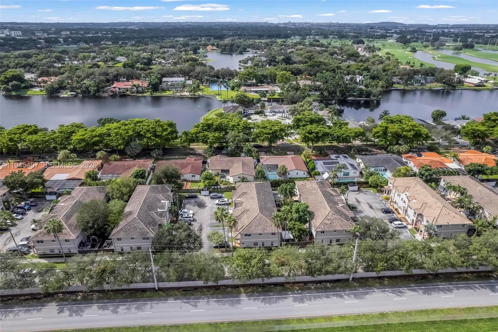 16618 NW 71st Ave, Miami Lakes FL 33014 — 35