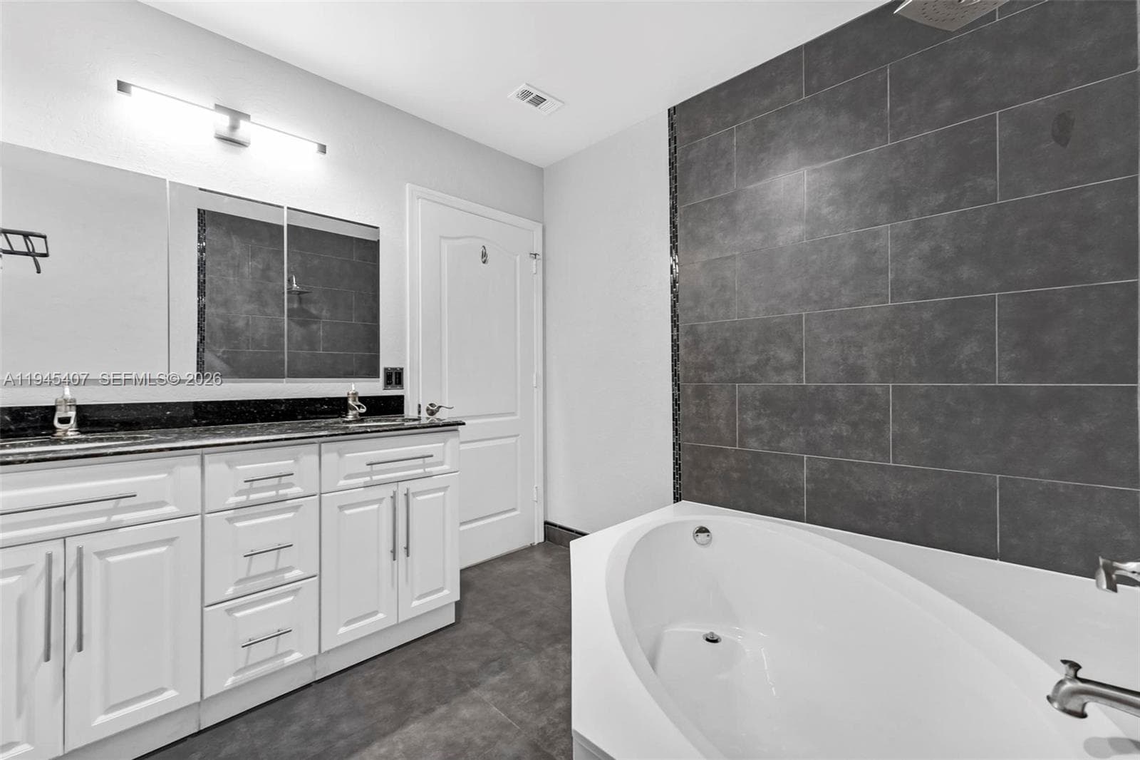 16618 NW 71st Ave, Miami Lakes FL 33014 — 21