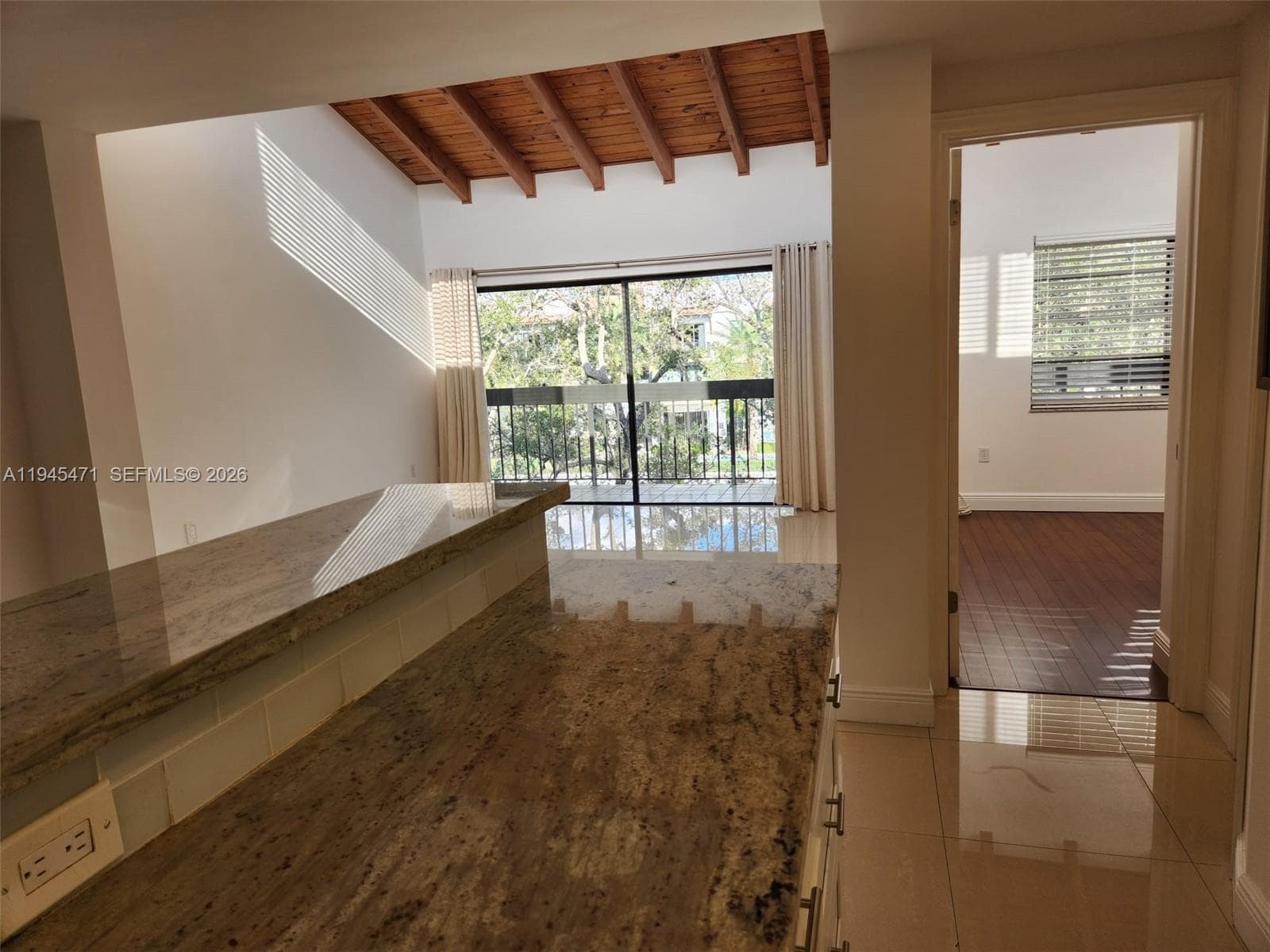 5201 Orduna Dr # 14, Coral Gables FL 33146 — 16