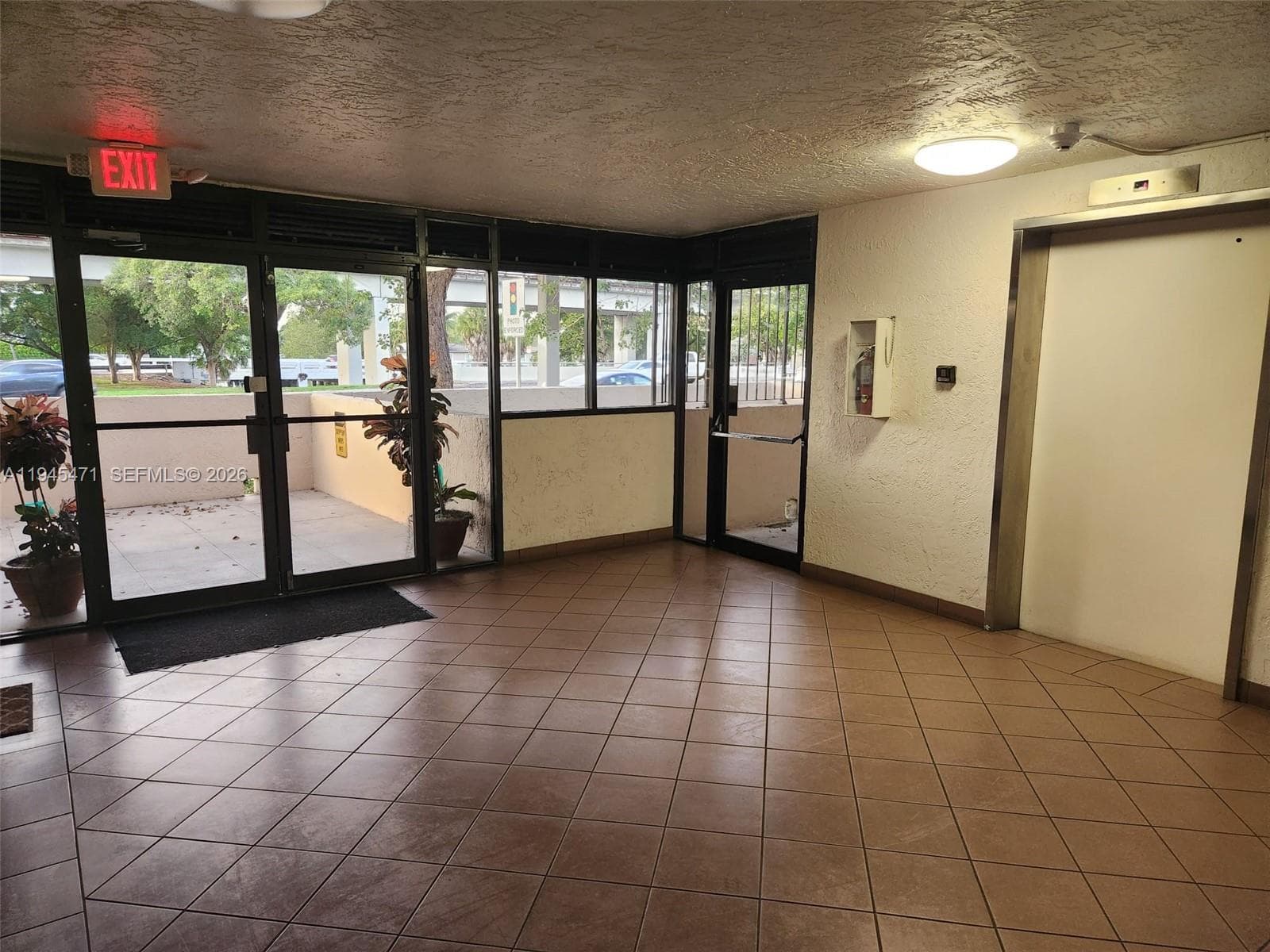 5201 Orduna Dr # 14, Coral Gables FL 33146 — 33