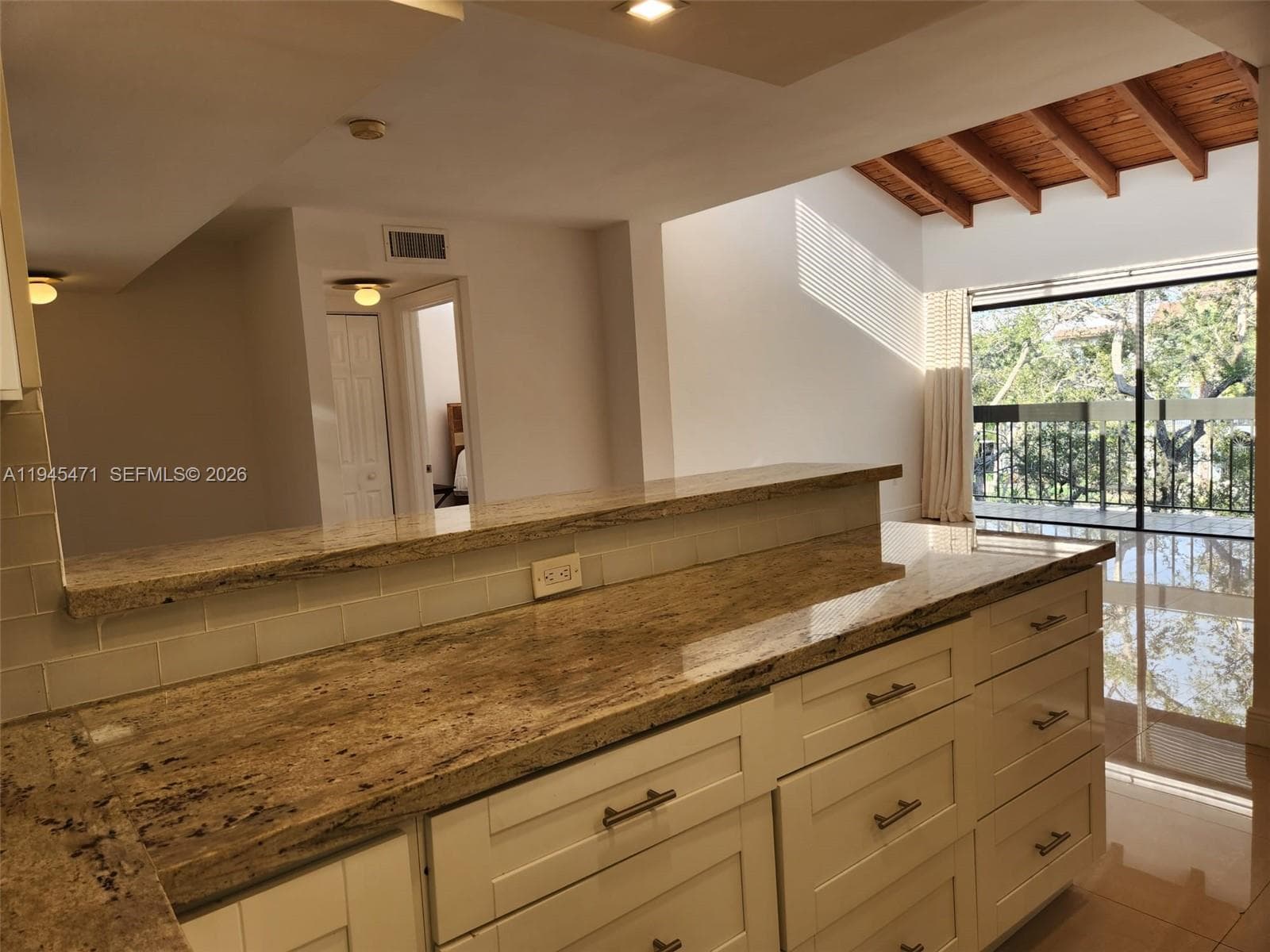 5201 Orduna Dr # 14, Coral Gables FL 33146 — 18