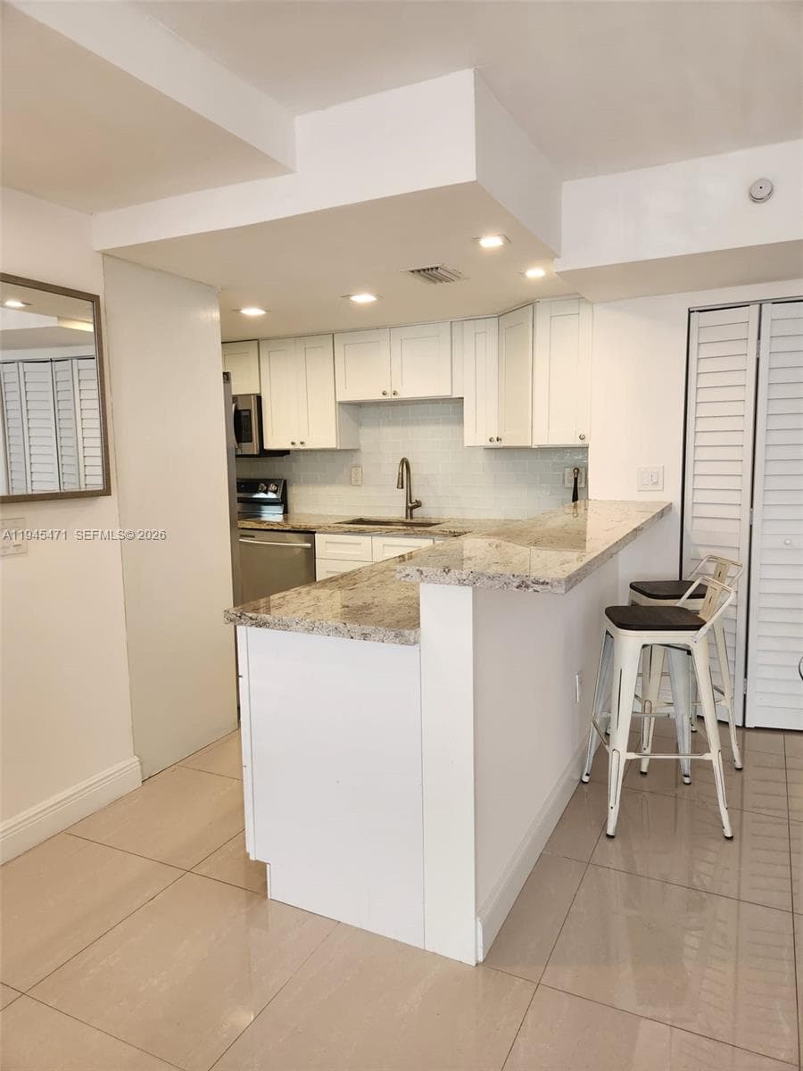 5201 Orduna Dr # 14, Coral Gables FL 33146 — 19